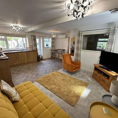 Thee Olde Cow Shed Cottingham, Central Location, 500 Meters From Cottingham Train Station, Close To Hull & Beverly, Free Parking & Wi-Fi , Entire Detached Property Esterno foto