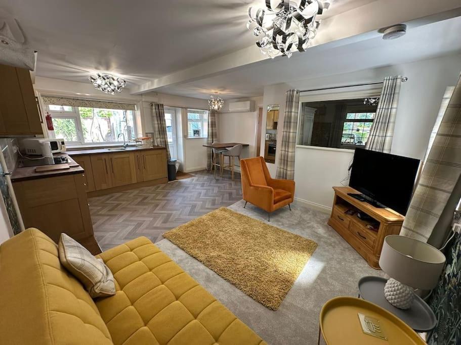 Thee Olde Cow Shed Cottingham, Central Location, 500 Meters From Cottingham Train Station, Close To Hull & Beverly, Free Parking & Wi-Fi , Entire Detached Property Esterno foto