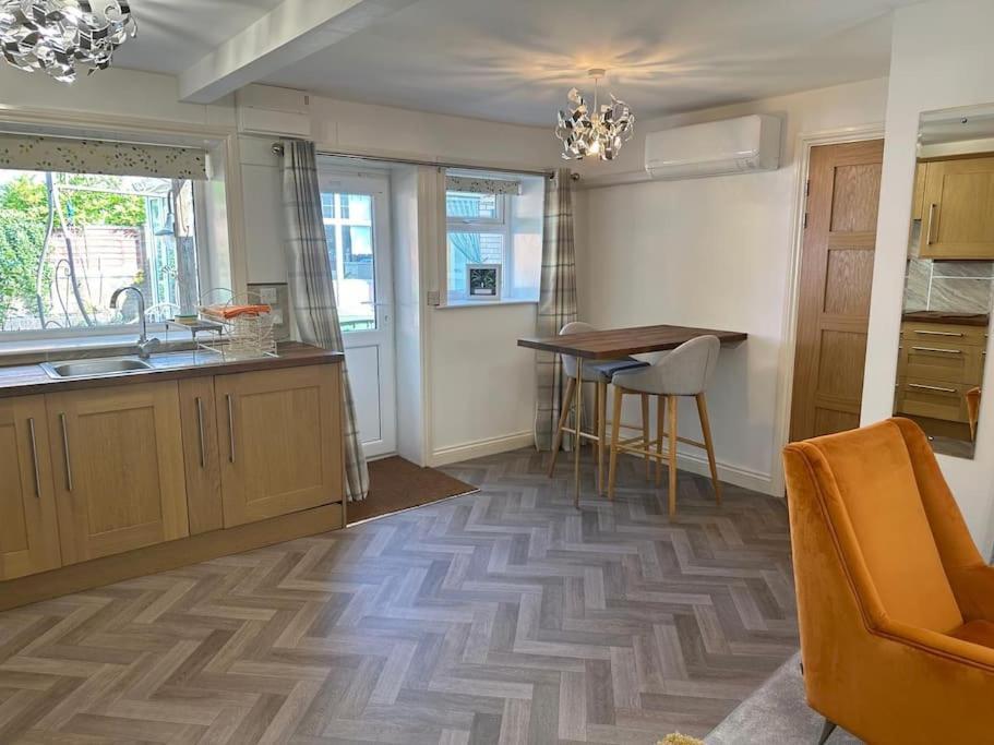 Thee Olde Cow Shed Cottingham, Central Location, 500 Meters From Cottingham Train Station, Close To Hull & Beverly, Free Parking & Wi-Fi , Entire Detached Property Esterno foto